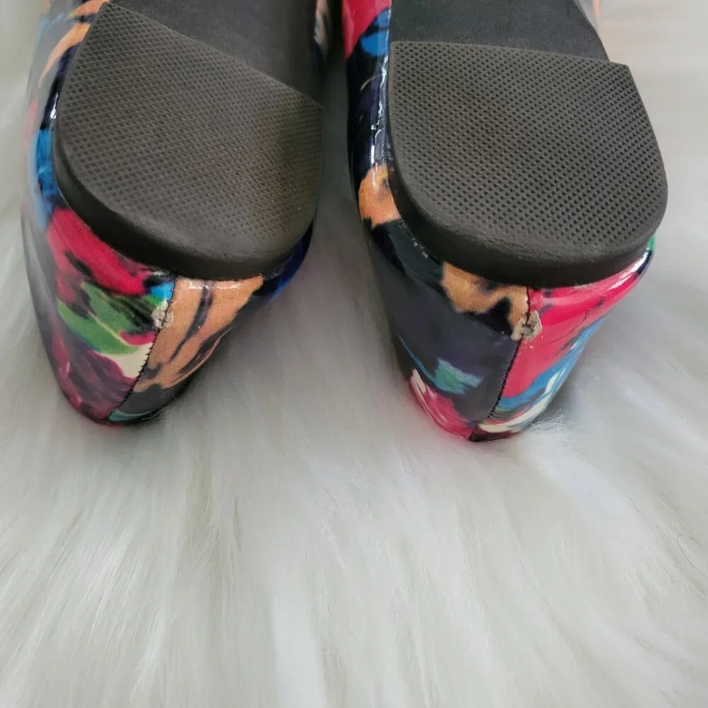 Steve Madden photo size back